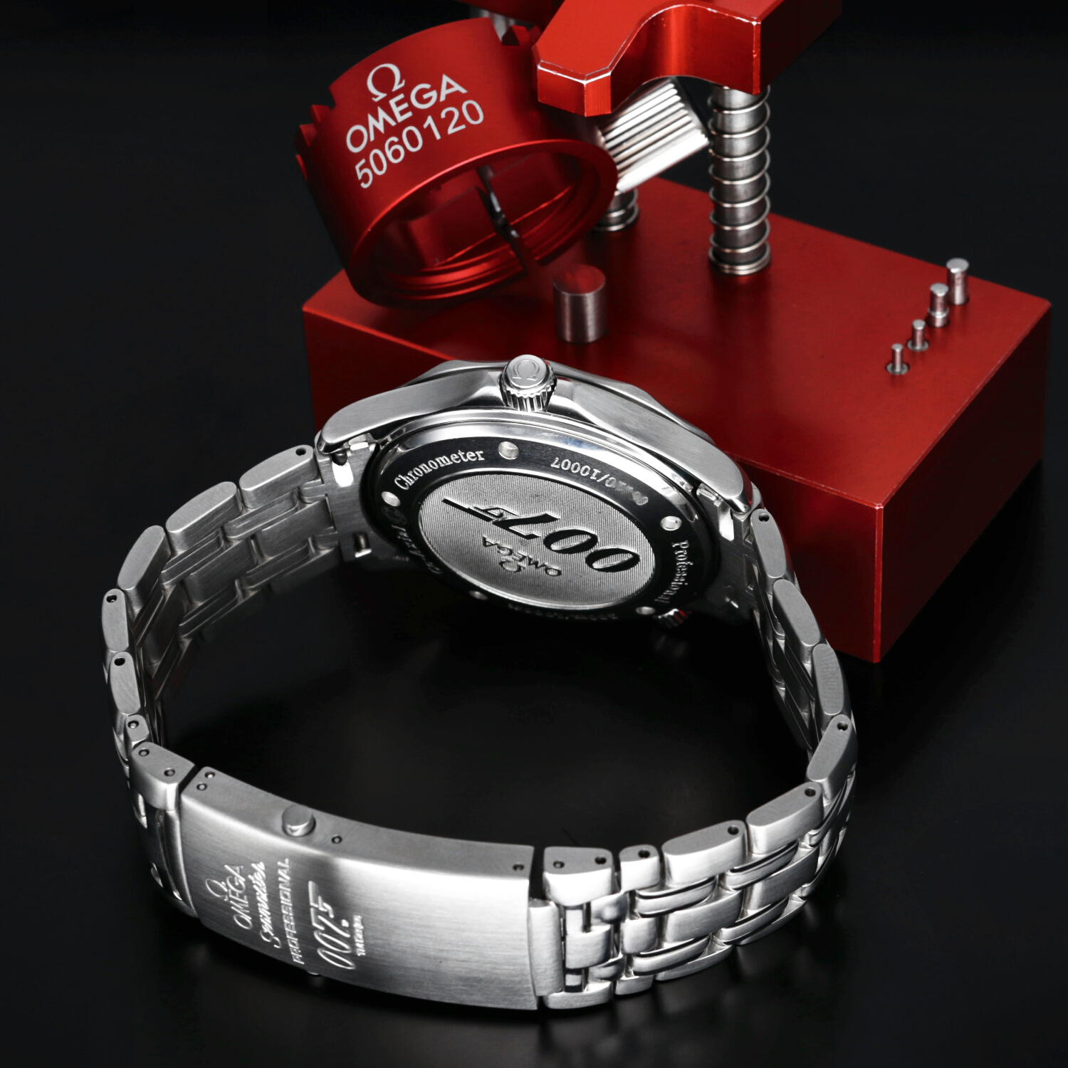 ca. 2006 Omega Seamaster Diver 300M Co Axial ref. 2226800 James Bond 007 Casino Royale with Box Card Omega Serviced OeD Vintage