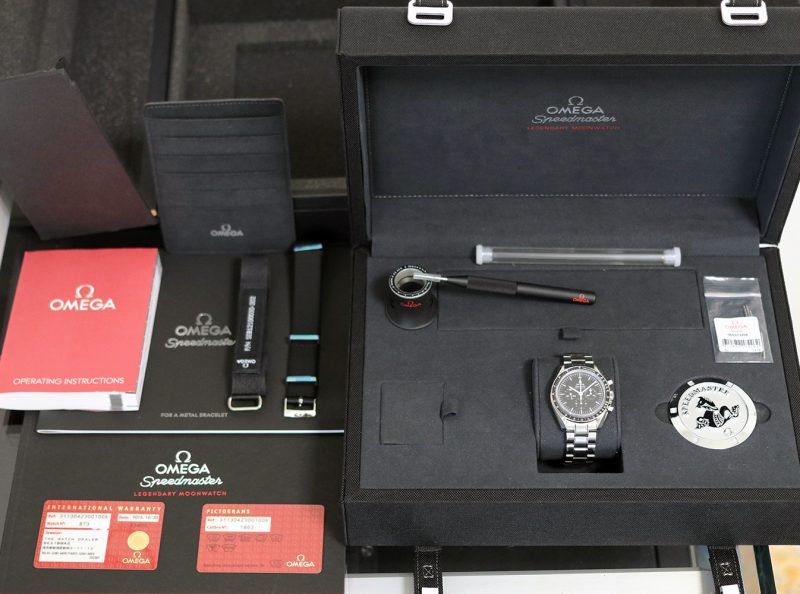 2015 Omega Speedmaster professional Moonwatch "Big Box" ref. 31130423001006 Vetro Zaffiro - Scatola e Garanzia - Revisionato Omega - immagine 16