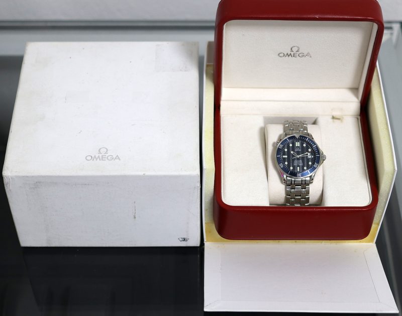 2006 ca. Omega Seamaster 300M ref. 25318000 James Bond con Scatola Originale - Revisionato Omega - immagine 16