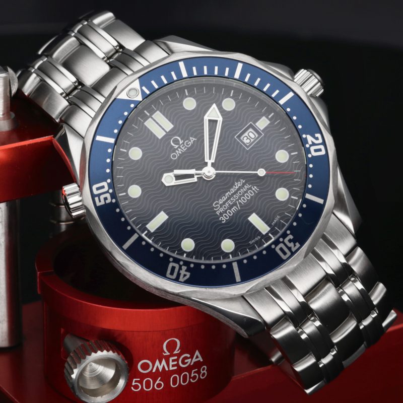 2001 ca. Unpolished Omega ref. 25418000 Bond Seamaster Diver 300M Quartz 41 mm. with Cards - Image 5