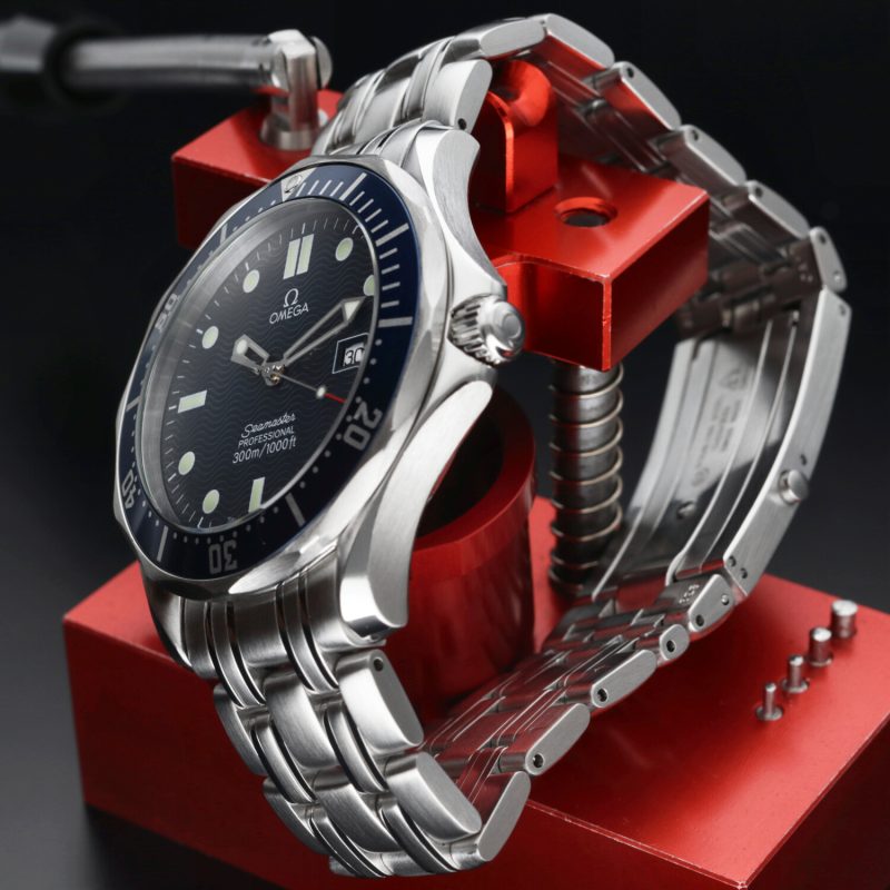 2001 ca. Unpolished Omega ref. 25418000 Bond Seamaster Diver 300M Quartz 41 mm. with Cards - Image 7