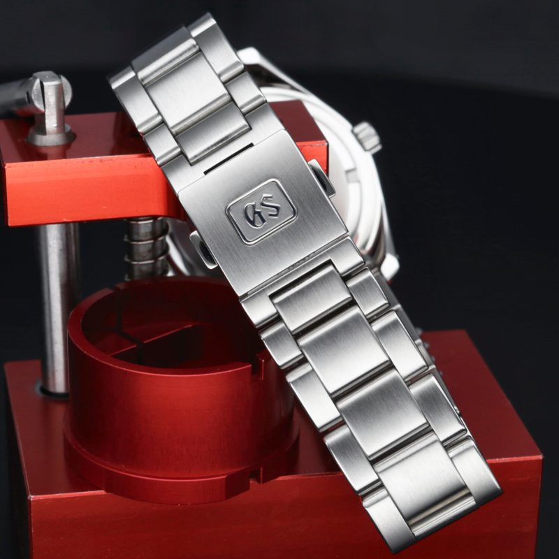2023 New Unworn Grand Seiko ref. SBGN011 GMT Heritage Collection Quartz 40mm Full-set - Image 7