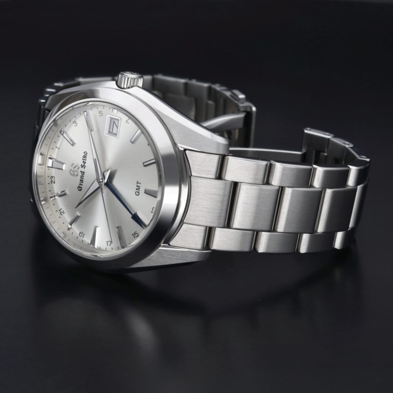 2023 New Unworn Grand Seiko ref. SBGN011 GMT Heritage Collection Quartz 40mm Full-set - Image 15