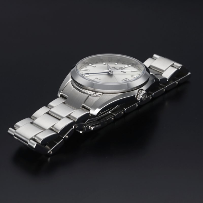 2023 New Unworn Grand Seiko ref. SBGN011 GMT Heritage Collection Quartz 40mm Full-set - Image 13