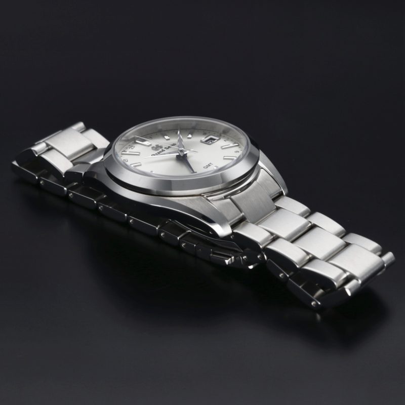 2023 New Unworn Grand Seiko ref. SBGN011 GMT Heritage Collection Quartz 40mm Full-set - Image 12