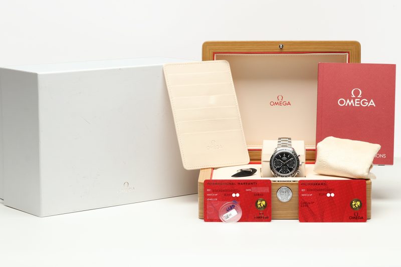ca. 2020 Never Polished Omega 32630405001001 Speedmaster Racing Co-Axial Chronograph 40 mm Box, Cards, Booklet (Copia) - Image 16