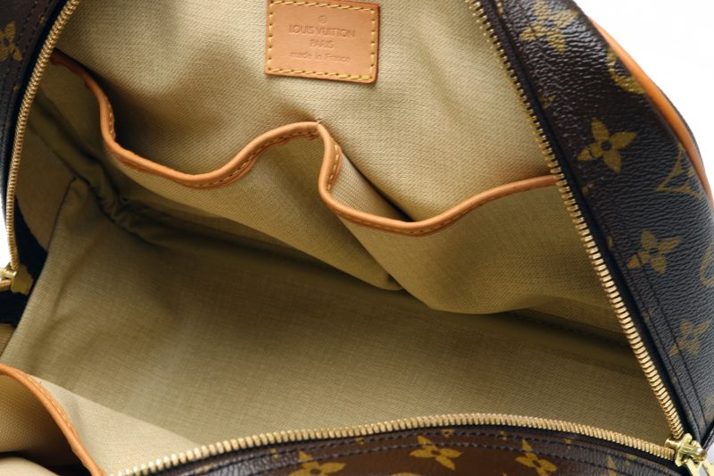 Louis Vuitton Trouville M42228 Monogram Canvas Handbag - Image 22