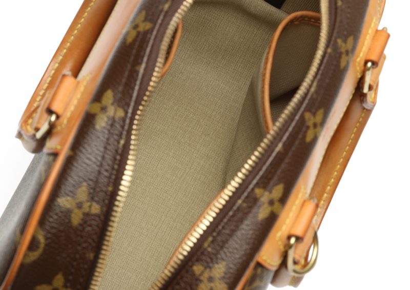 Louis Vuitton Trouville M42228 Monogram Canvas Handbag - Image 23