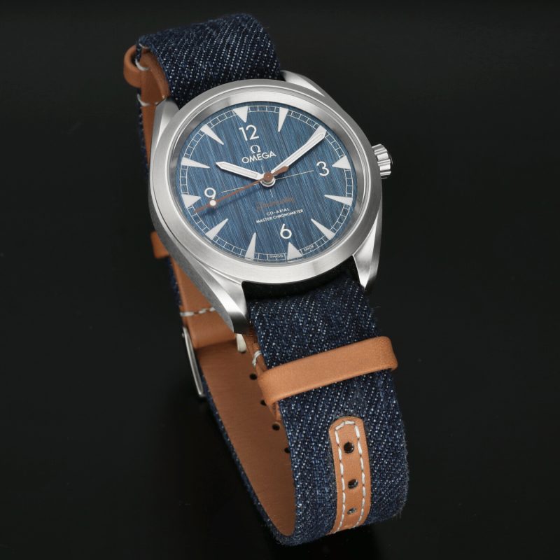 ca. 2020 New Unworn Omega ref. 22012402003001 Seamaster Railmaster Co-Axial Chronometer 40 mm Jeans Dial Full-set - Image 12