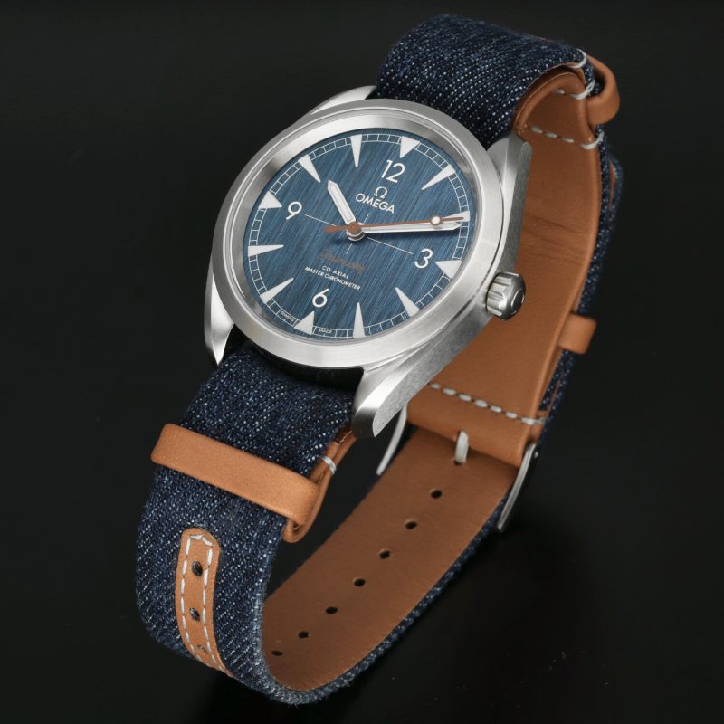 ca. 2020 New Unworn Omega ref. 22012402003001 Seamaster Railmaster Co-Axial Chronometer 40 mm Jeans Dial Full-set - Image 13