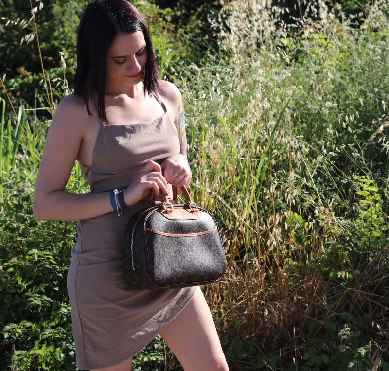 Louis Vuitton Trouville M42228 - Iconic Handbag in Brown Monogram Canvas - Image 3
