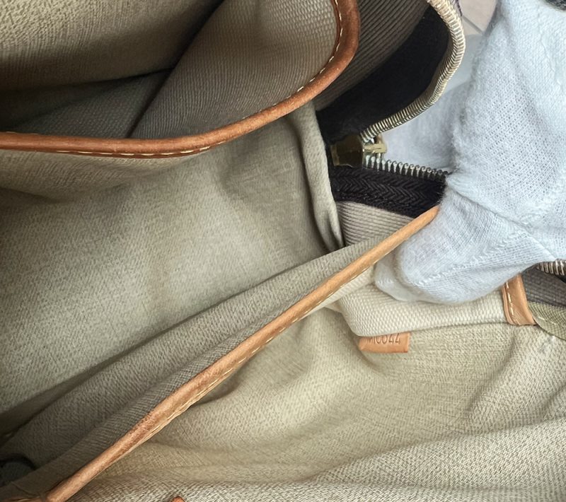 Louis Vuitton Trouville M42228 - Iconic Handbag in Brown Monogram Canvas - Image 17