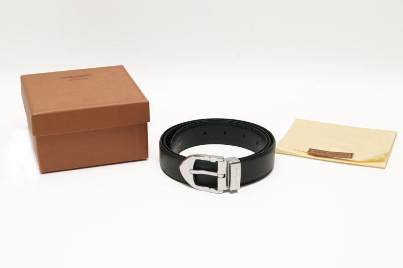 Louis Vuitton Men’s Belt Dark Green Taïga Leather Silver Buckle 110 cm - Image 7