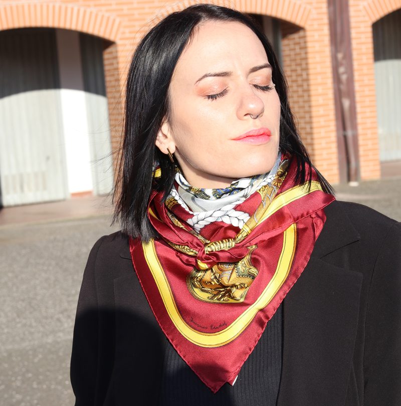 Hermès Carré 90 Grand Apparat Horses in Style 100% Silk Scarf - Image 2