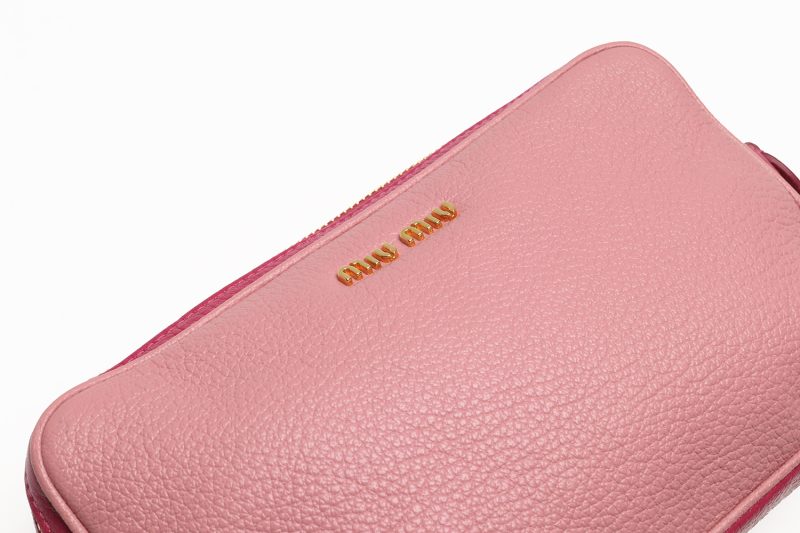 Miu Miu Borsa a Spalla in Pelle Rosa Bicolore - Pre Loved - immagine 15