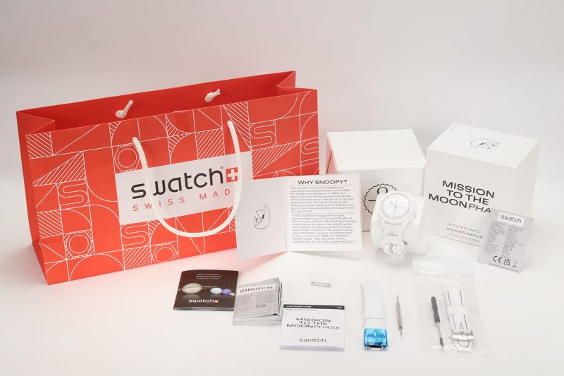 2024 New Unworn Omega x Swatch MoonSwatch Mission to the Moonphase Snoopy SO33W700 Full Set + Triple Strap - Image 15