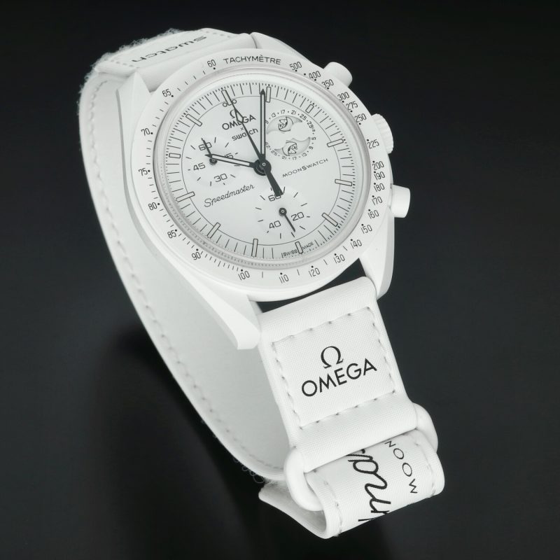 2024 New Unworn Omega x Swatch MoonSwatch Mission to the Moonphase Snoopy SO33W700 Full Set + Triple Strap - Image 9