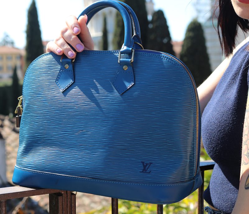 Louis Vuitton Alma Epi Blu Toledo M52145 1996 Pre-Loved - immagine 2