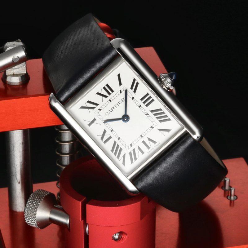 Cartier Tank Must Large WSTA0041 – Orologio 2023 con Cinturino in Raso, Full Set e Garanzia Cartier fino al 2031 - immagine 2