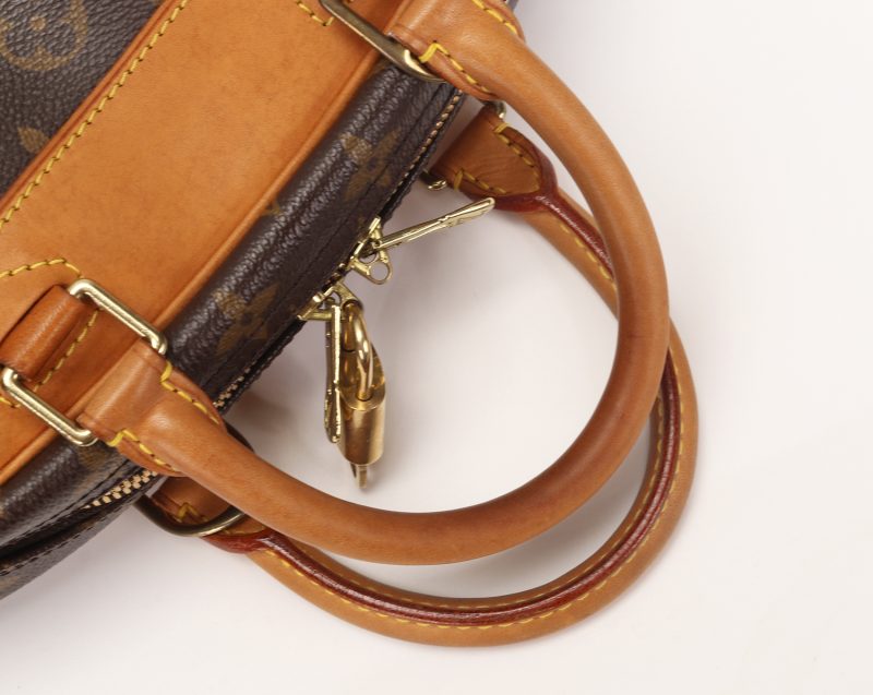 Louis Vuitton Trouville Monogram Canvas M42228 – Borsa Pre-Loved Iconica - immagine 12