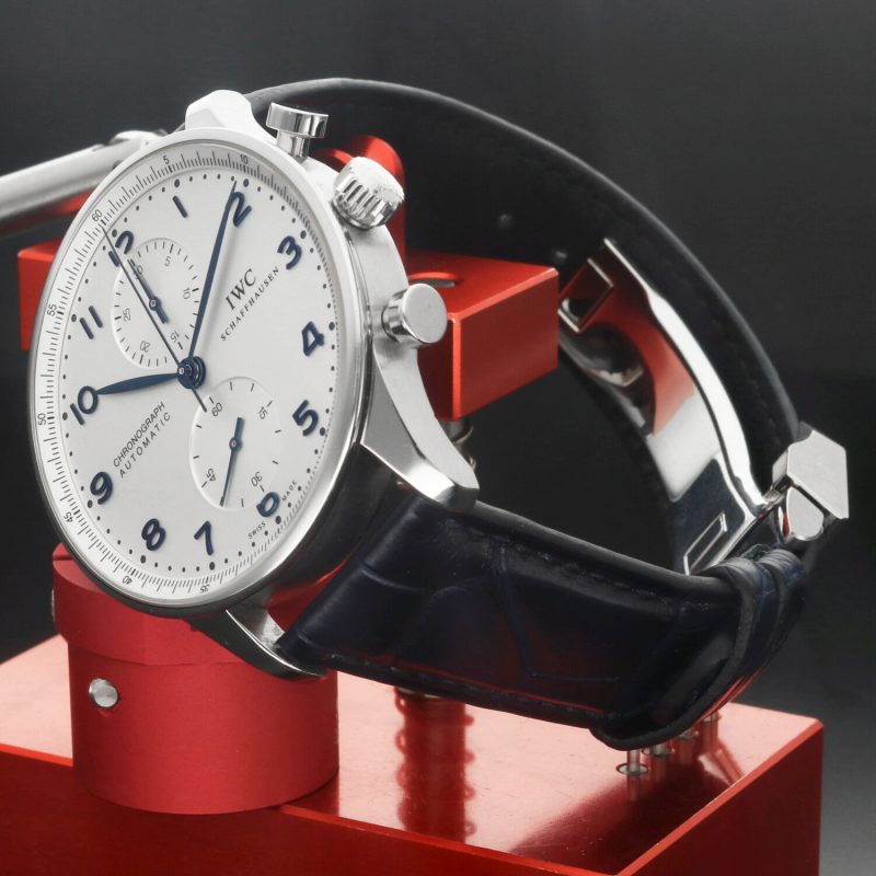 2020 IWC Portuguese Chronograph IW371446 – Quadrante Argento, Lancette Blu, Full Set, Garanzia IWC 2028 - immagine 4
