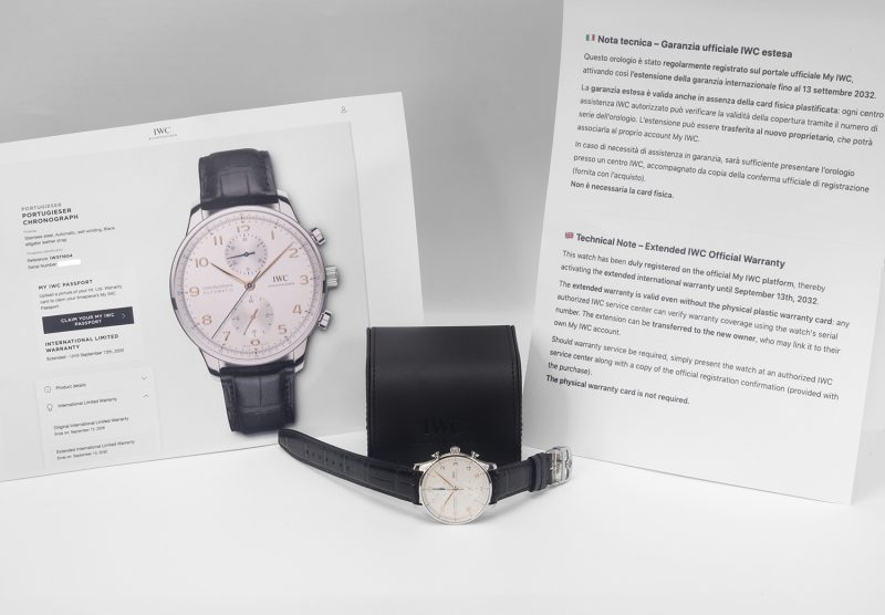 2024 IWC Portoghese Cronografo IW371604 Quadrante Argento, Cinturino in Alligatore, Garanzia Ufficiale IWC Fino al 2032 - immagine 16