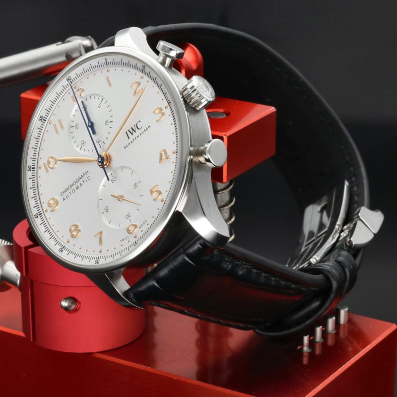 2024 IWC Portoghese Cronografo IW371604 Quadrante Argento, Cinturino in Alligatore, Garanzia Ufficiale IWC Fino al 2032 - immagine 3