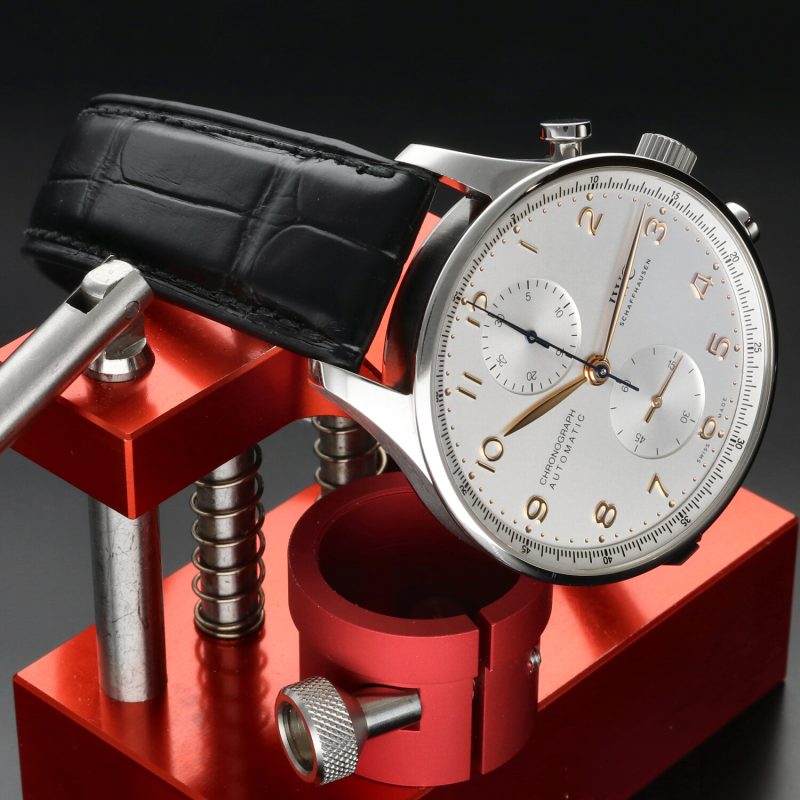 2024 IWC Portoghese Cronografo IW371604 Quadrante Argento, Cinturino in Alligatore, Garanzia Ufficiale IWC Fino al 2032 - immagine 5