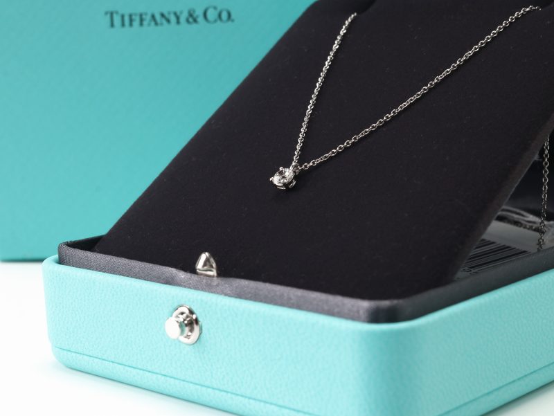 Tiffany Collana Solitaire in Platino con Diamante 0,22 ct e Certificato Tiffany - immagine 5