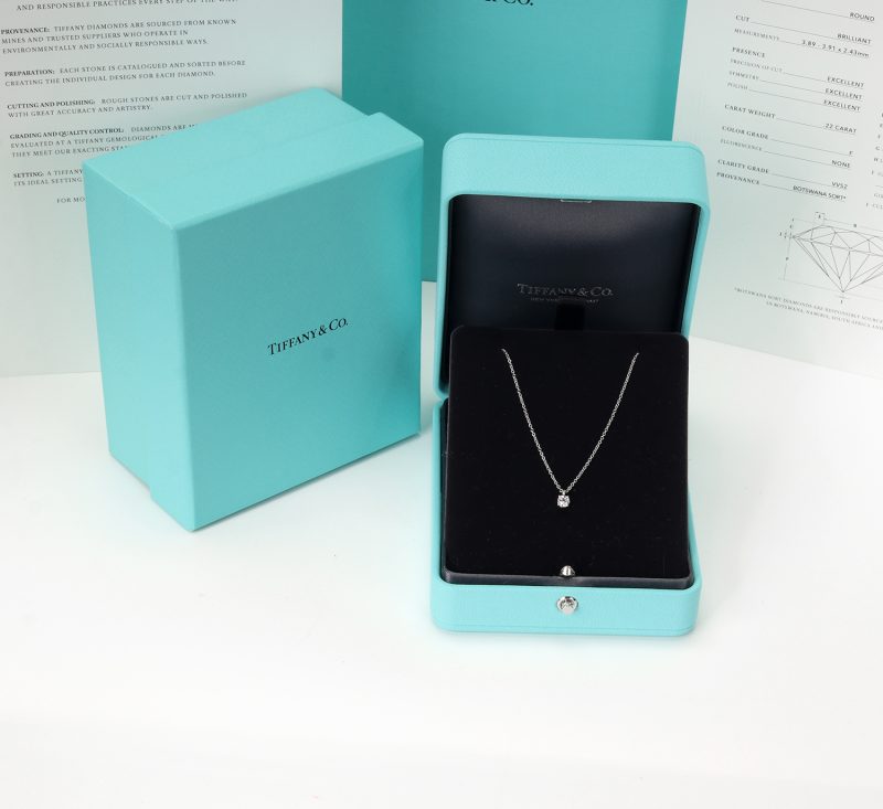 Tiffany Collana Solitaire in Platino con Diamante 0,22 ct e Certificato Tiffany - immagine 4