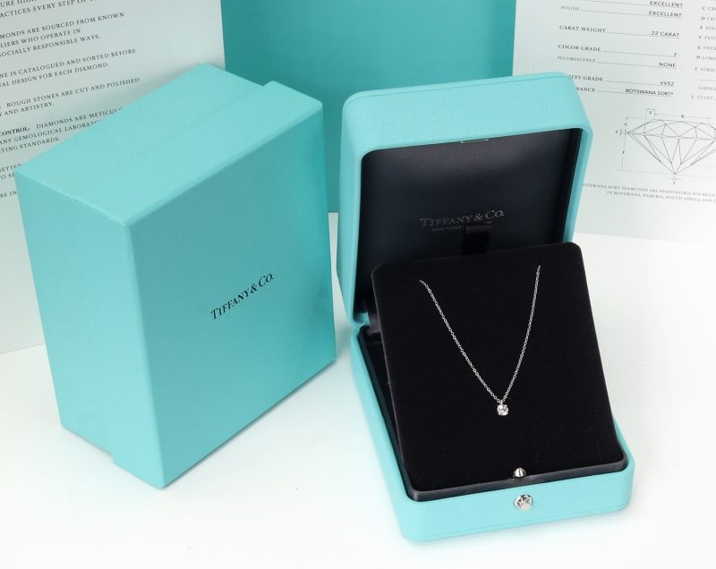 Tiffany Collana Solitaire in Platino con Diamante 0,22 ct e Certificato Tiffany - immagine 6