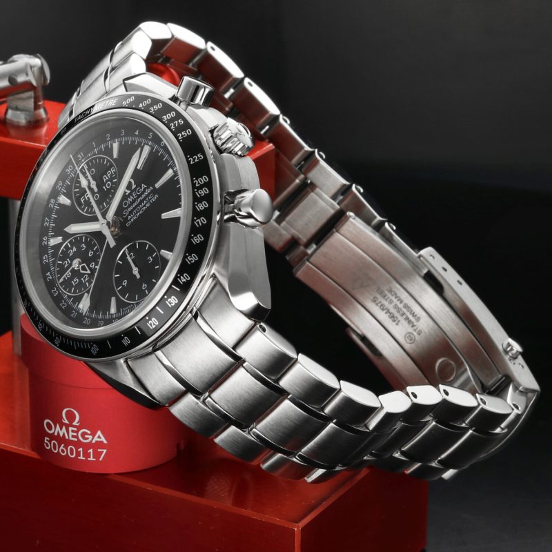 2010 NOS, Mai Indossato, Omega Speedmaster Day Date ref. 3220.50.00 Triple Date Automatico Full Set - immagine 4