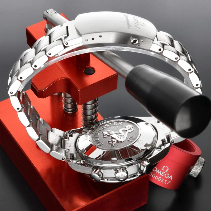 2010 NOS, Mai Indossato, Omega Speedmaster Day Date ref. 3220.50.00 Triple Date Automatico Full Set - immagine 10