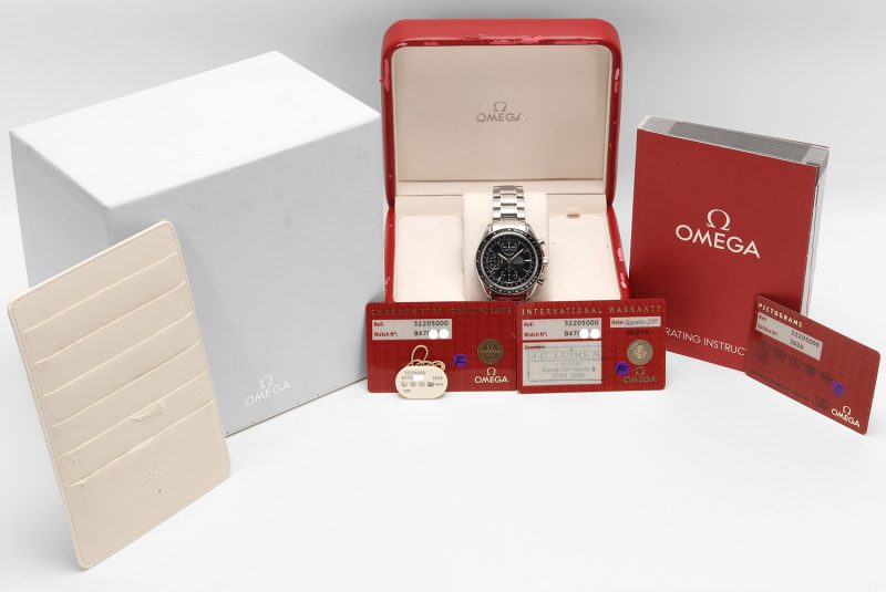 2010 NOS, Mai Indossato, Omega Speedmaster Day Date ref. 3220.50.00 Triple Date Automatico Full Set - immagine 16
