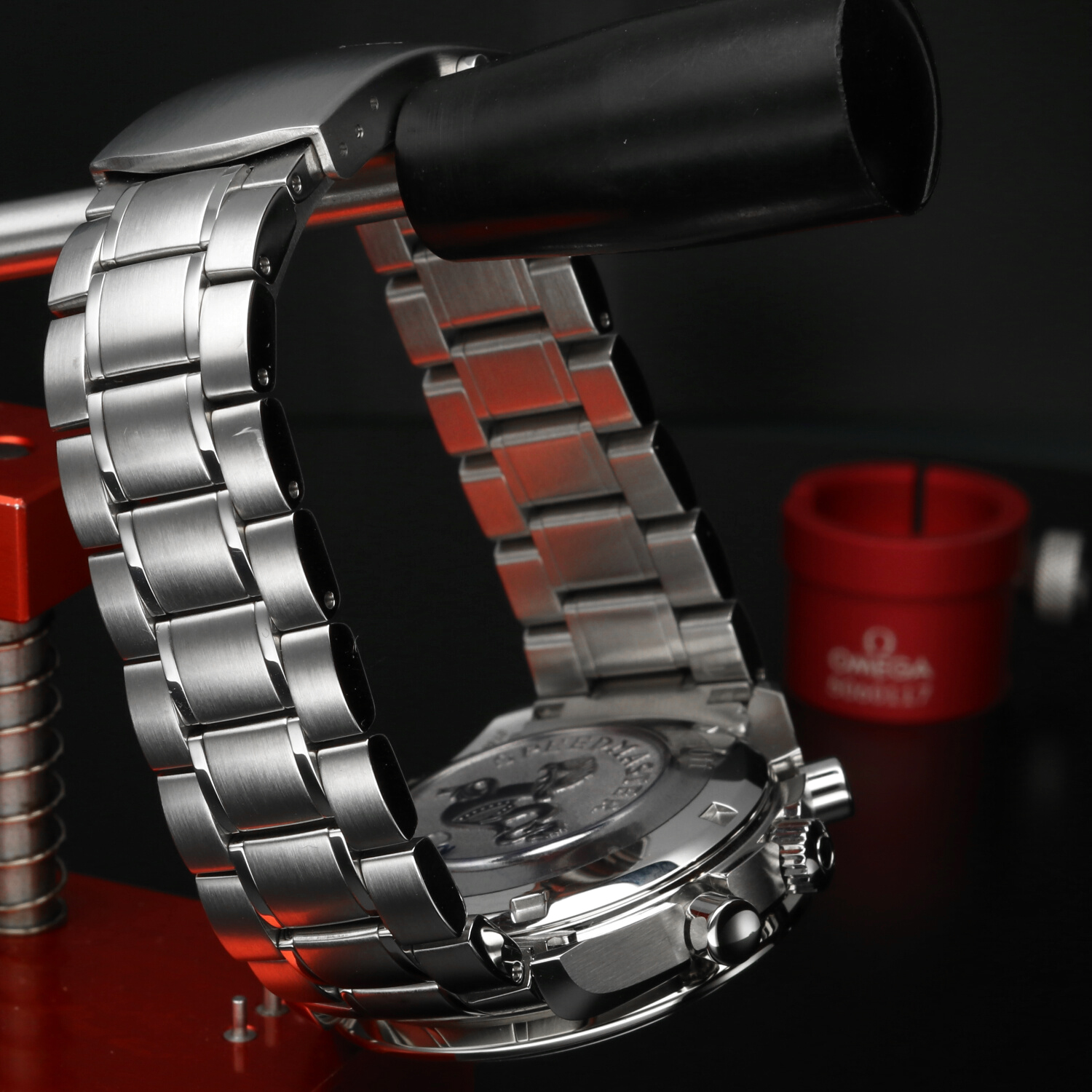 Mai Indossato Omega Speedmaster Day Date Triple Date 3220.50 – NOS - Full Set - 2017 -Scatola & Garanzia Originale - immagine 9